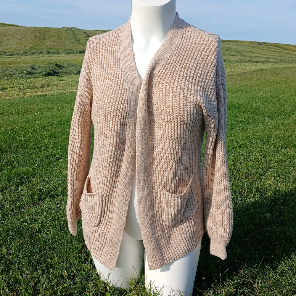 Cardigan Sweater Top Shirt womens size M medium Tan Light Brown with Pockets med
